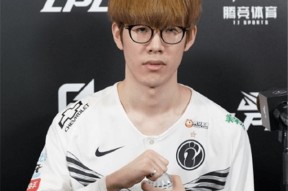 开云-TheShy在皇家马德里比赛中爆冷，精彩发挥引发热议！的简单介绍